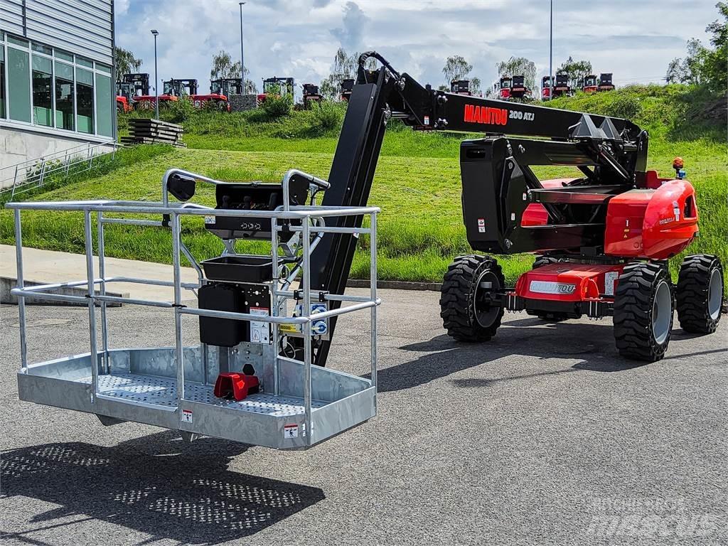 Manitou 200 ATJ Iseliikuvad poomtõstukid