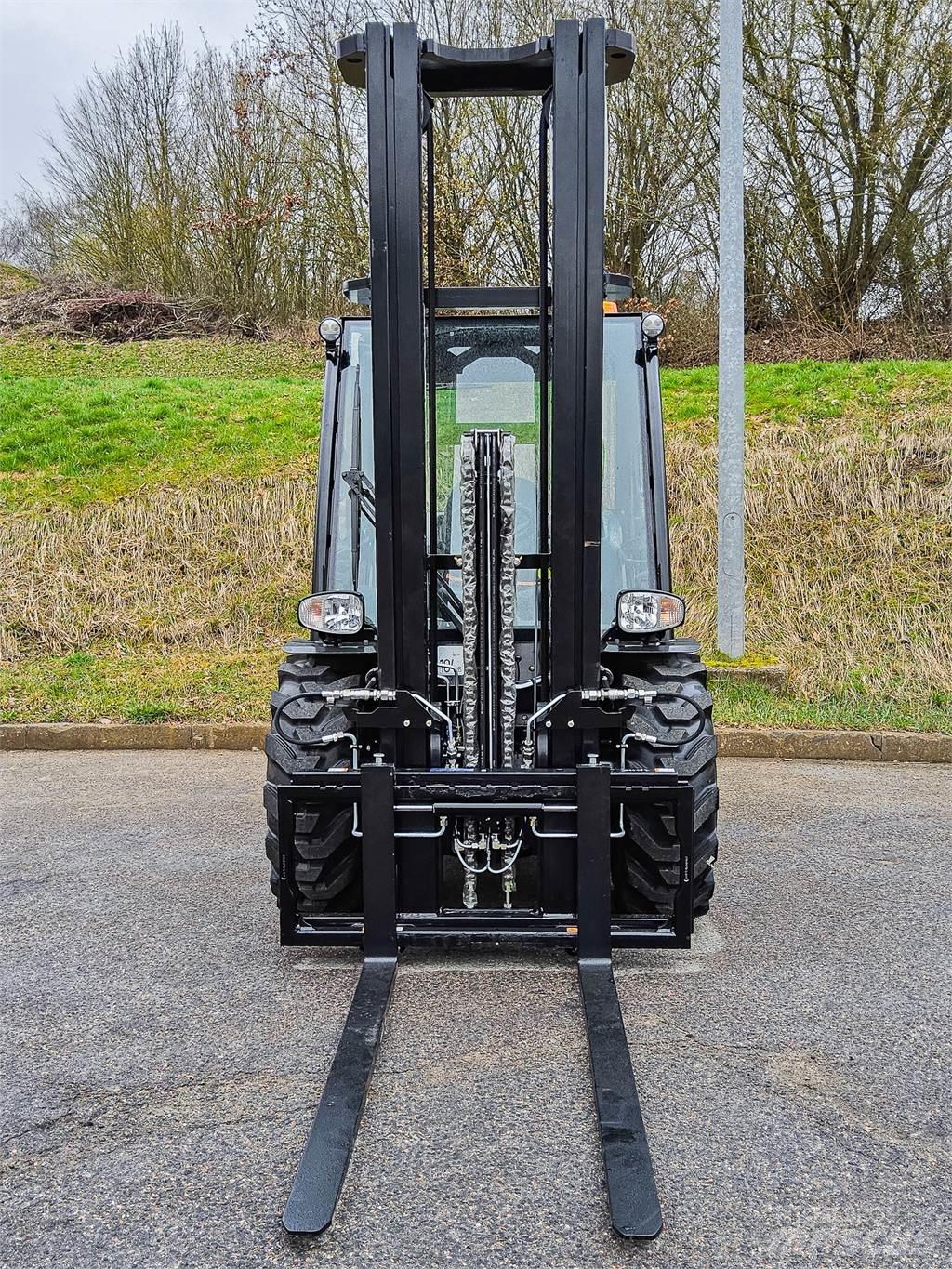 Manitou MC 30-4 Maastikutõstukid