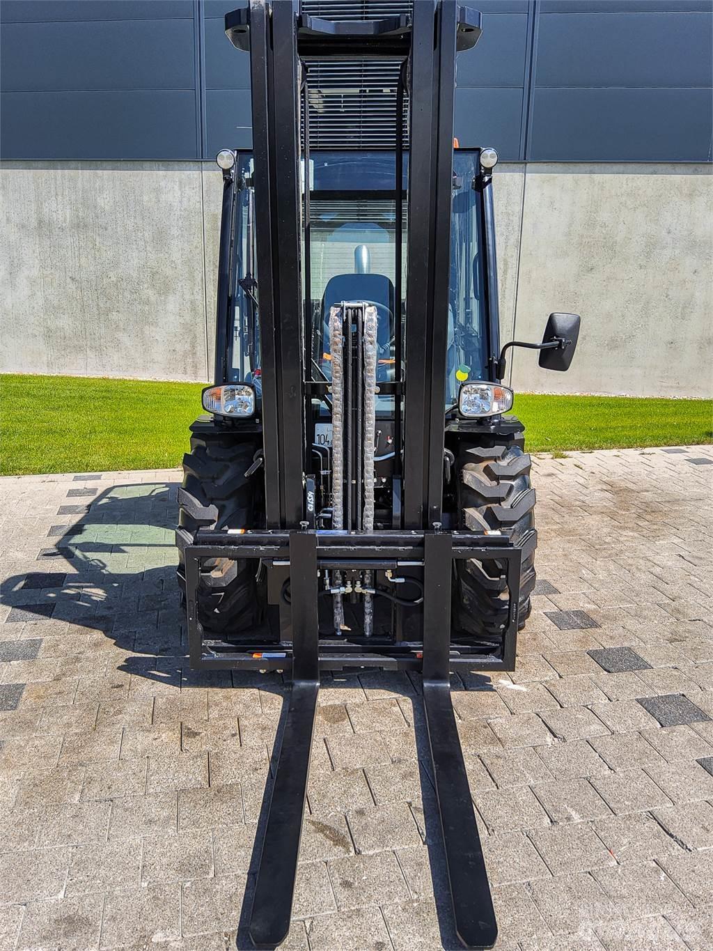 Manitou MC 30-4 Maastikutõstukid