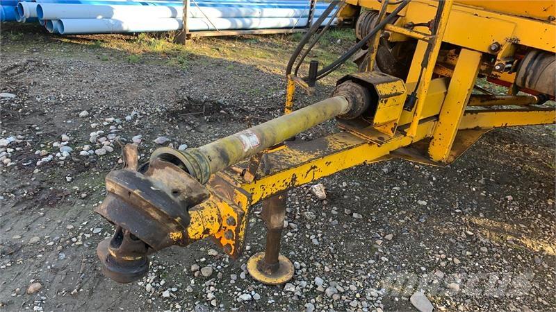 Bredal B 4 Mineraalväetise laoturid