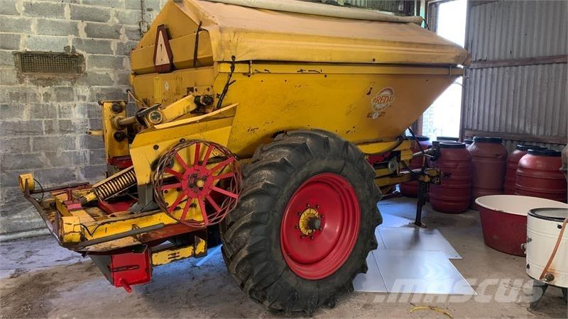 Bredal B 4 Mineraalväetise laoturid