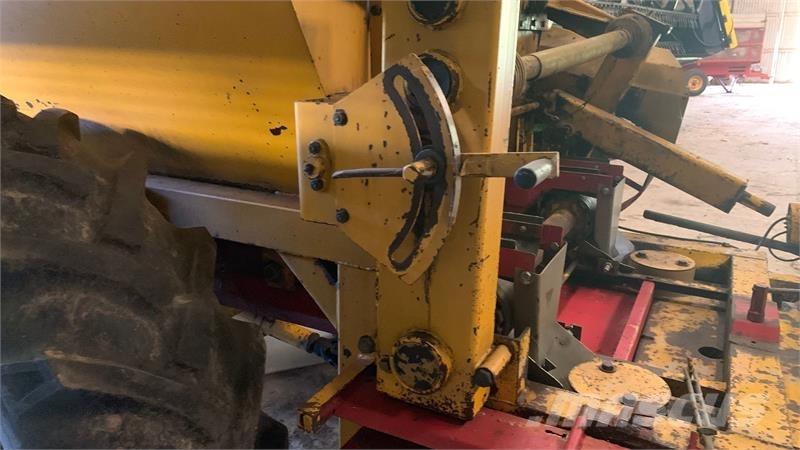 Bredal B 4 Mineraalväetise laoturid