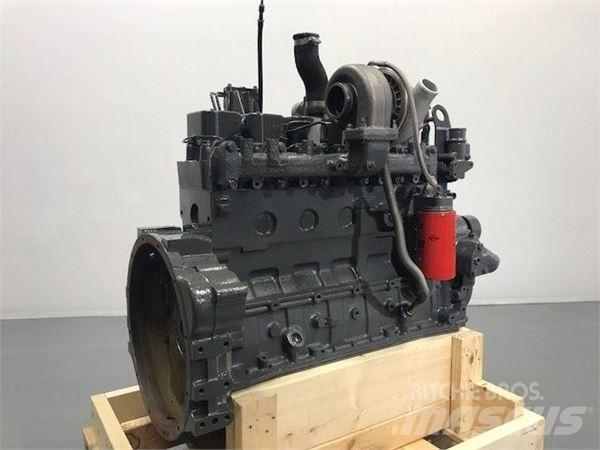 Komatsu SA6D102 Mootorid