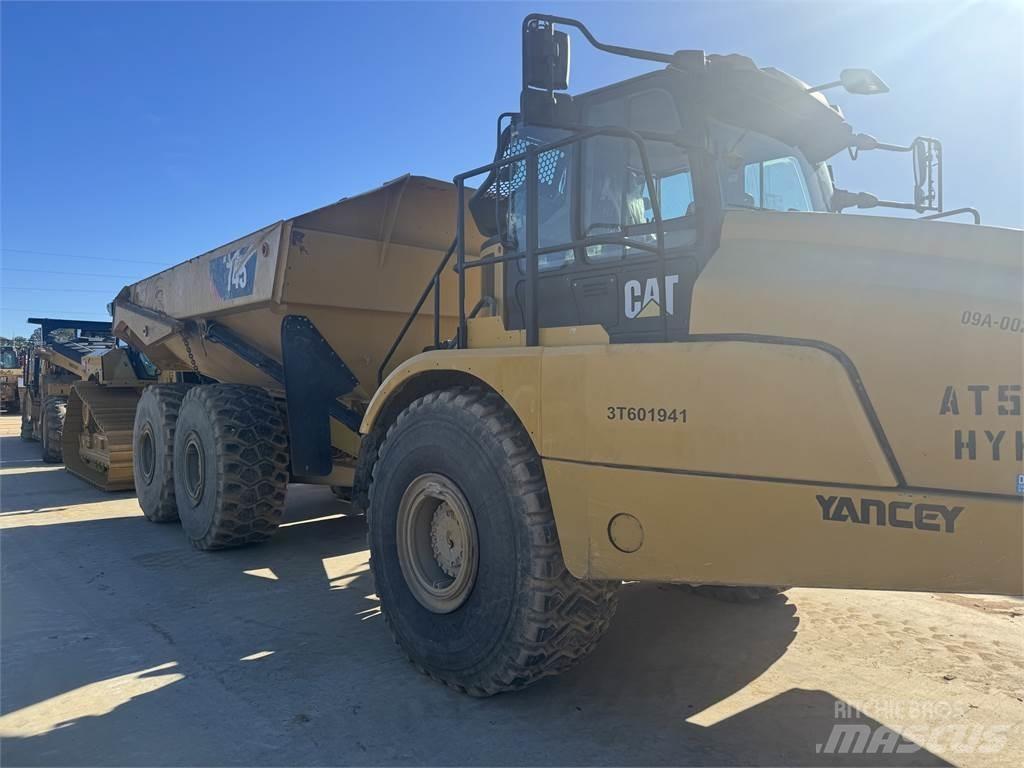 CAT 745 Liigendraamiga pinnaseveokid