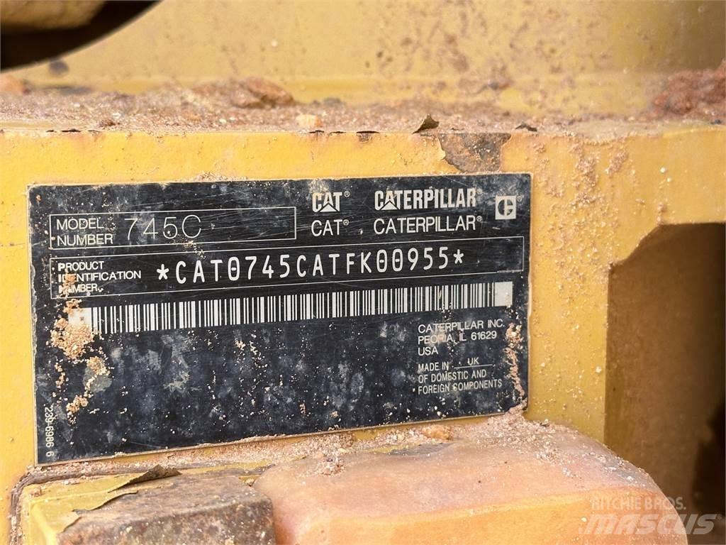 CAT 745C Liigendraamiga pinnaseveokid