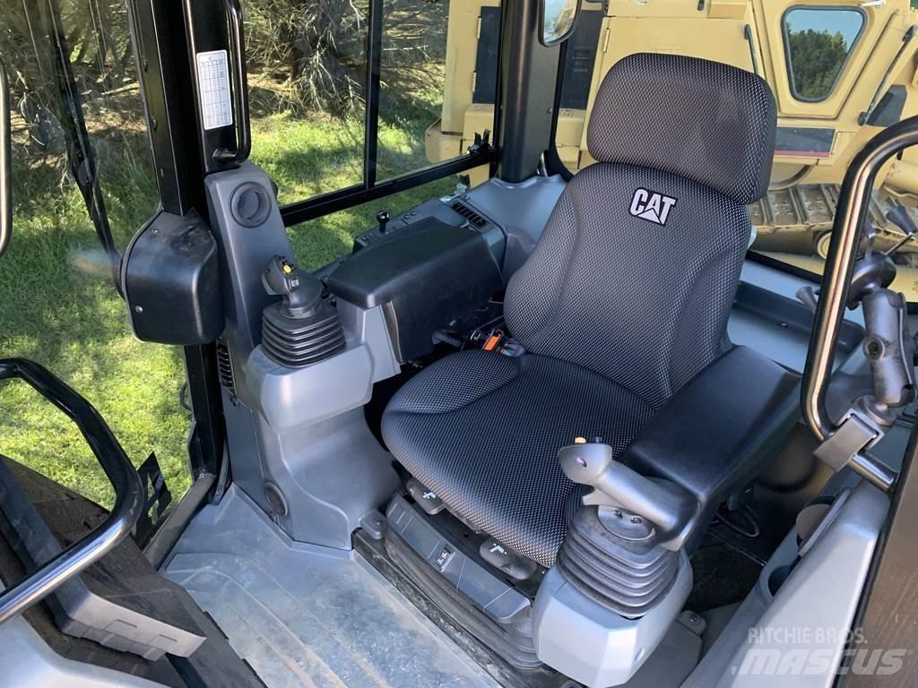 CAT D3 Muu