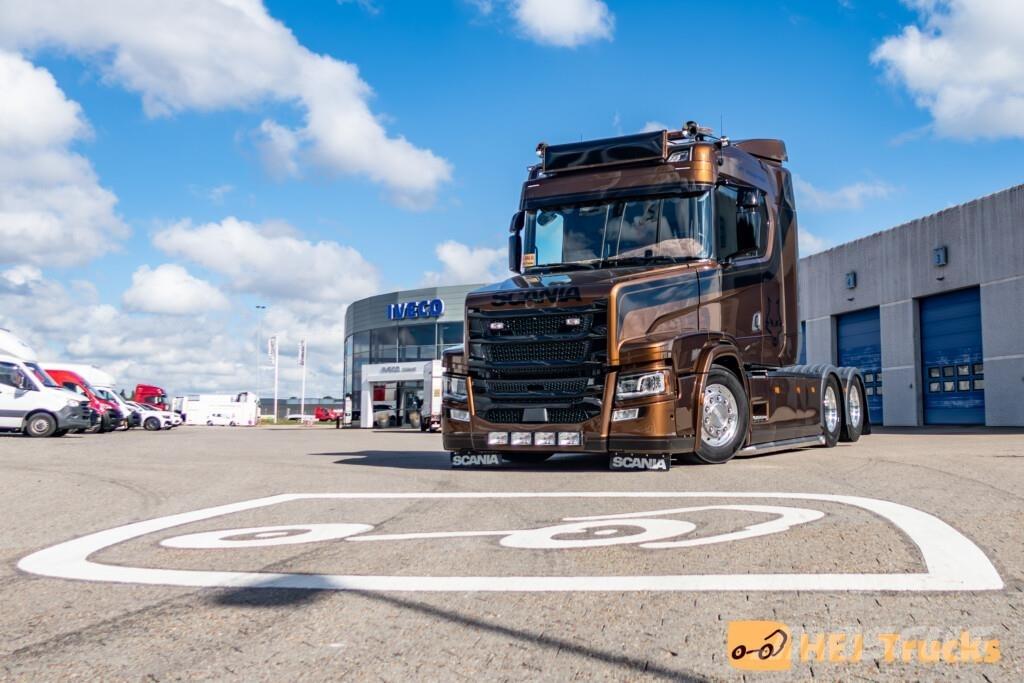 Scania RT520 A6x2NB Sadulveokid