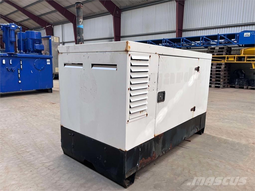  30 kVA Perkins generator Mootorid