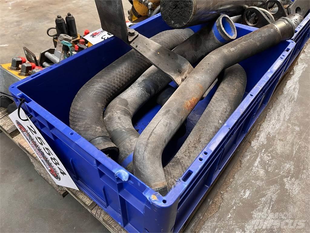 CAT 323D kølerslanger Mootorid