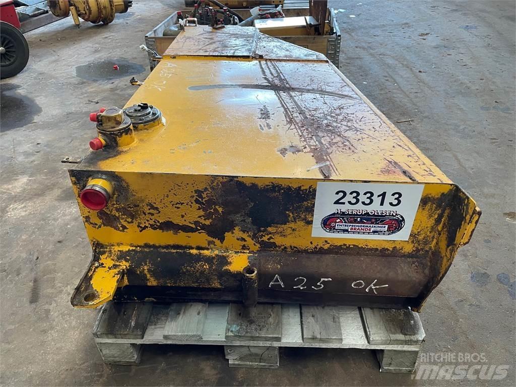  Dieseltank ex. Volvo A25 Muud osad