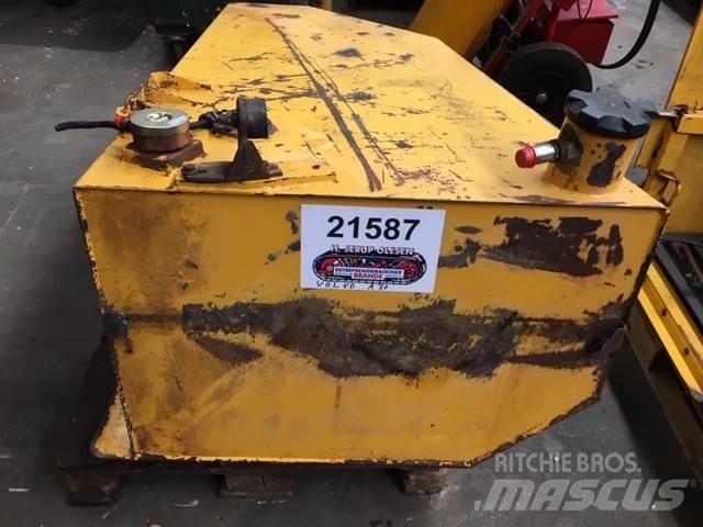  Dieseltank ex. Volvo A30 Muud osad