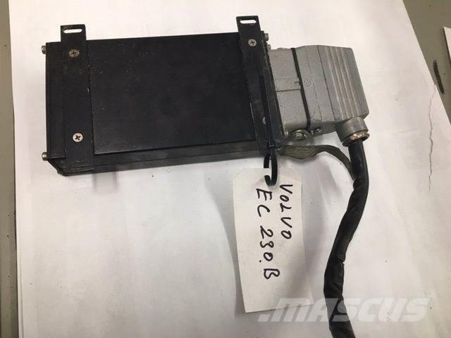  El-bokse ex. Volvo EC230B Elektroonikaseadmed