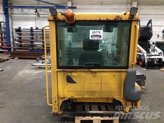  Førerhus ex. Volvo L180E Muud osad