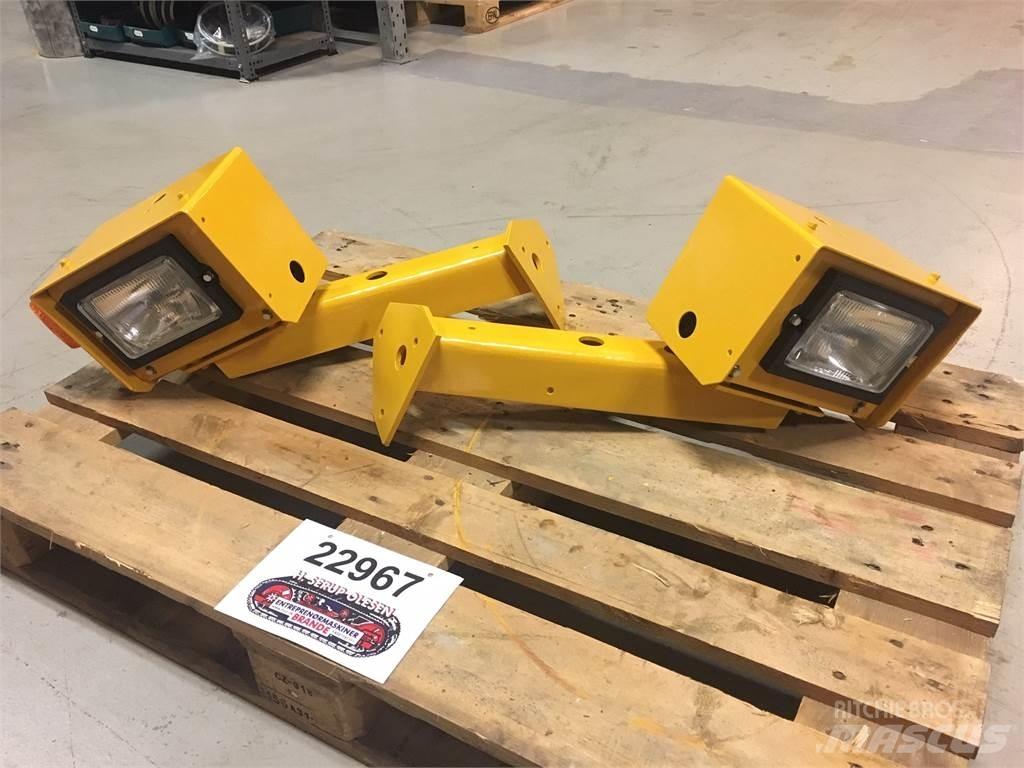 Forlygter Volvo L180E Muud osad