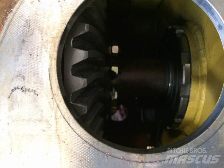 Komatsu D37P-5 Køregear Ülekandemehhanism
