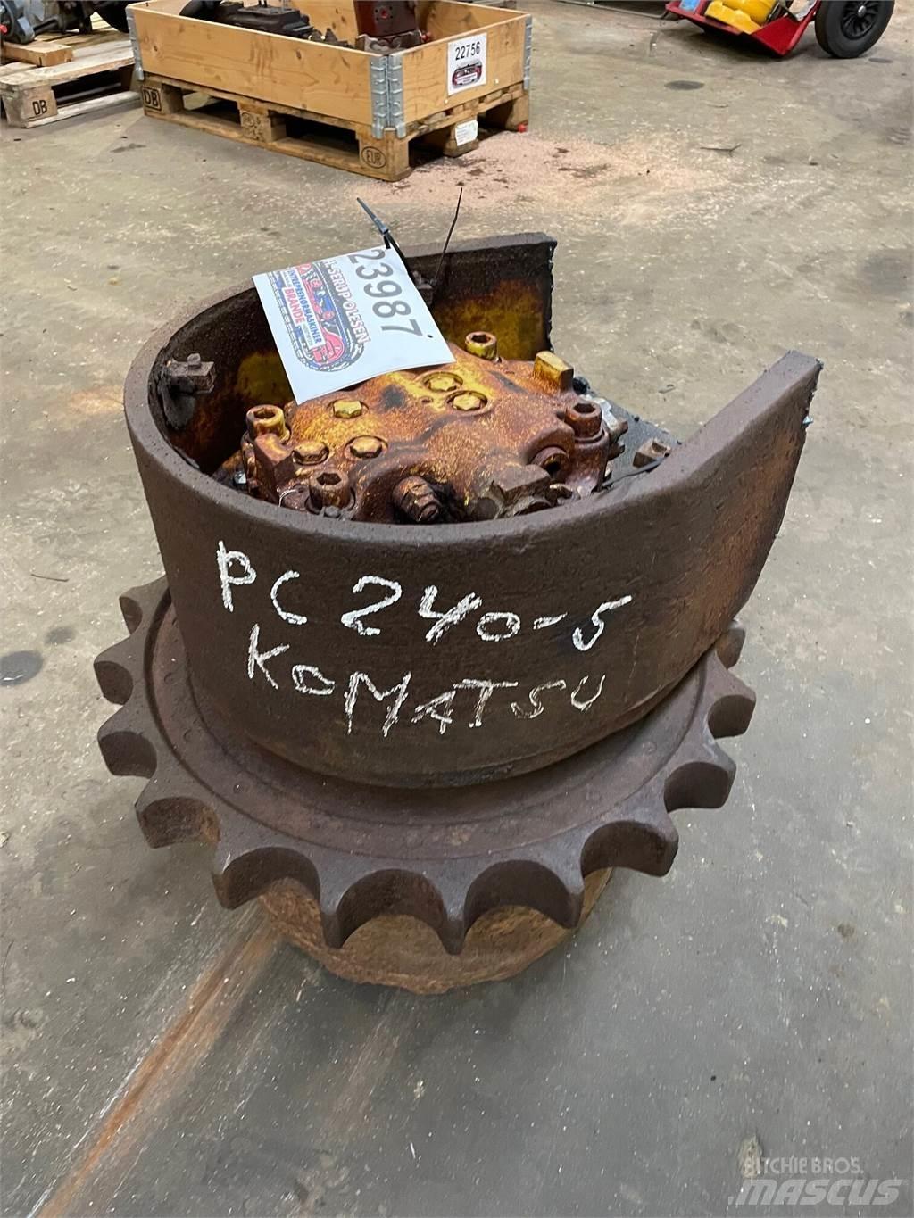 Komatsu PC240-5 Køregear Ülekandemehhanism
