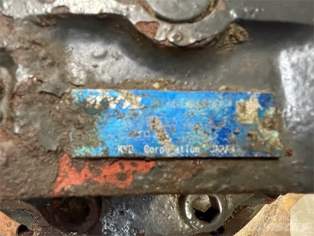 New Holland E485B Køregear Ülekandemehhanism