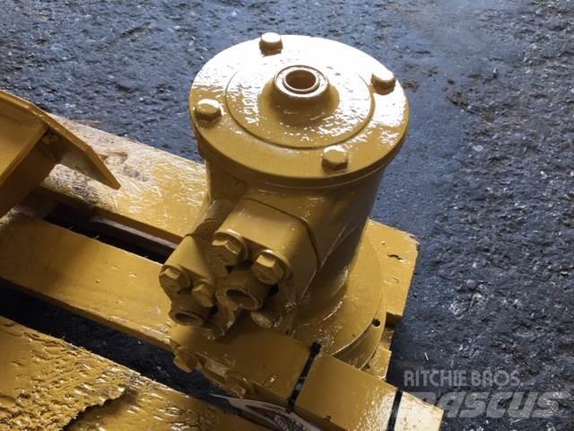  Svirvel ex. Cat 320L Muud osad