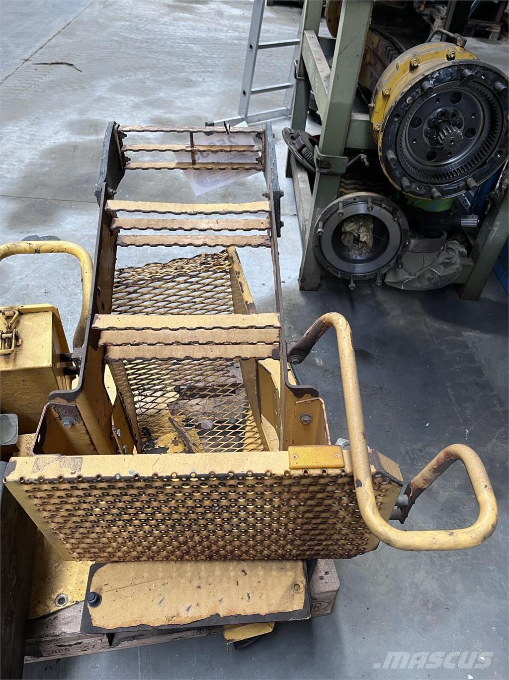  Trappe, Volvo L90E Muud osad