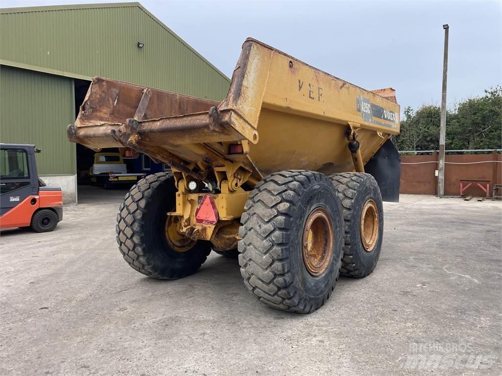 Volvo A25C dumpervogn 6x6 Väikekallurid