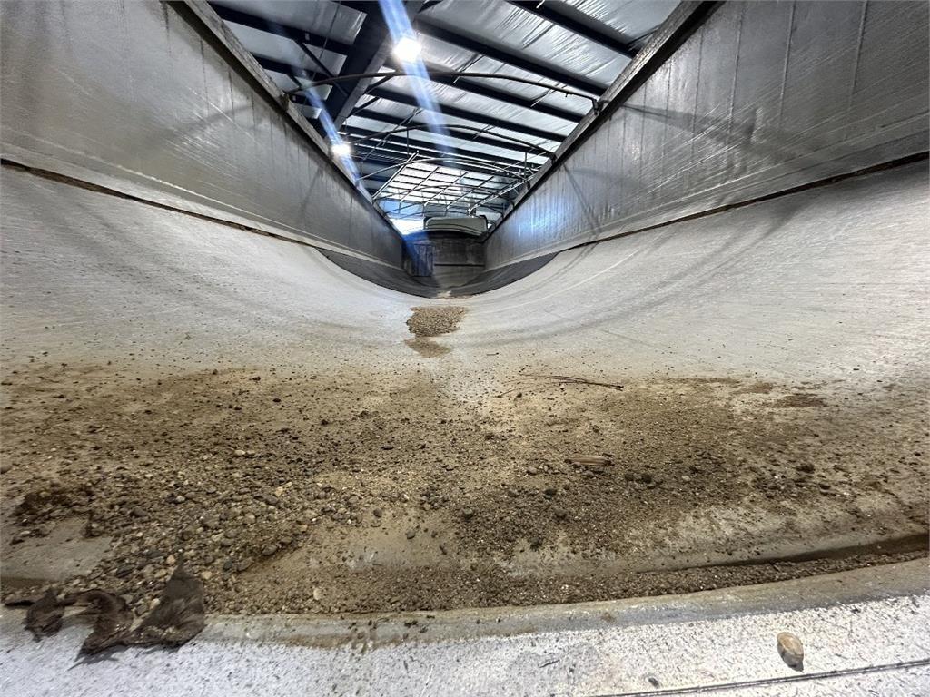 East Mfg Genesis Kallur-haagised