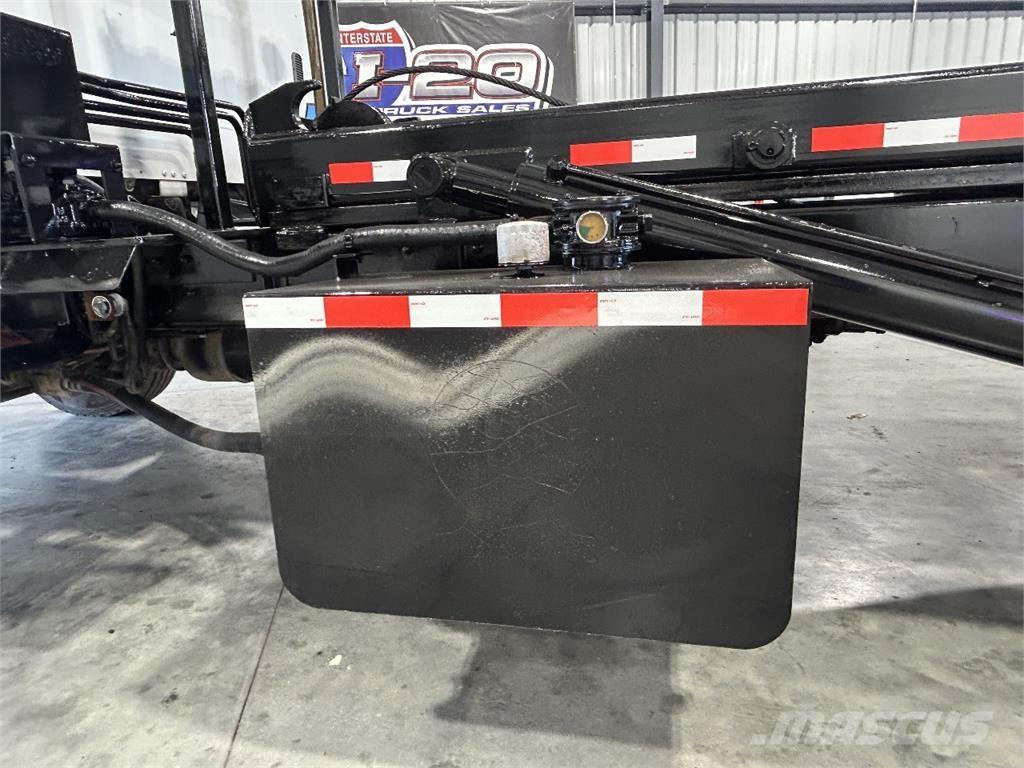 Freightliner M2 Konteinerveokid