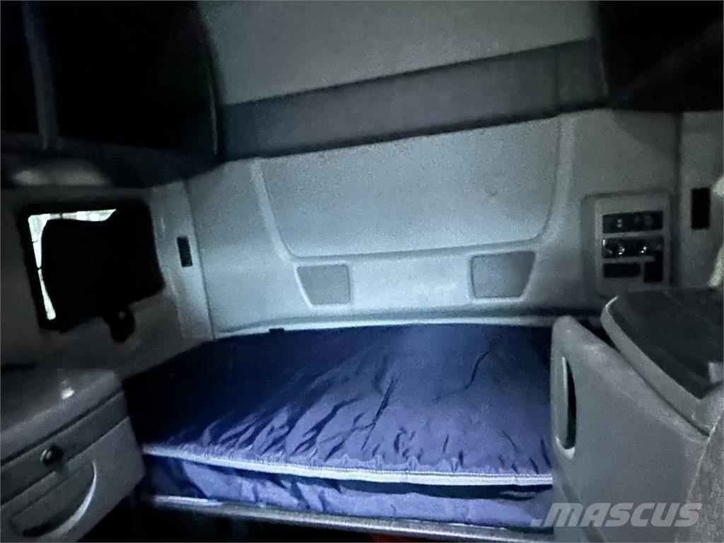 International LT625 Sadulveokid