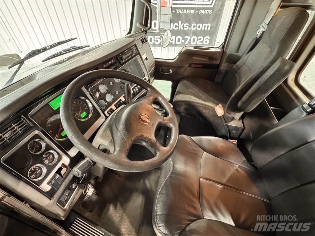Kenworth T800 Sadulveokid