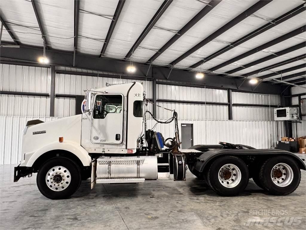 Kenworth T800 Sadulveokid