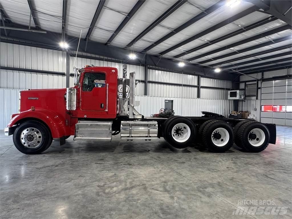 Kenworth W900 Sadulveokid