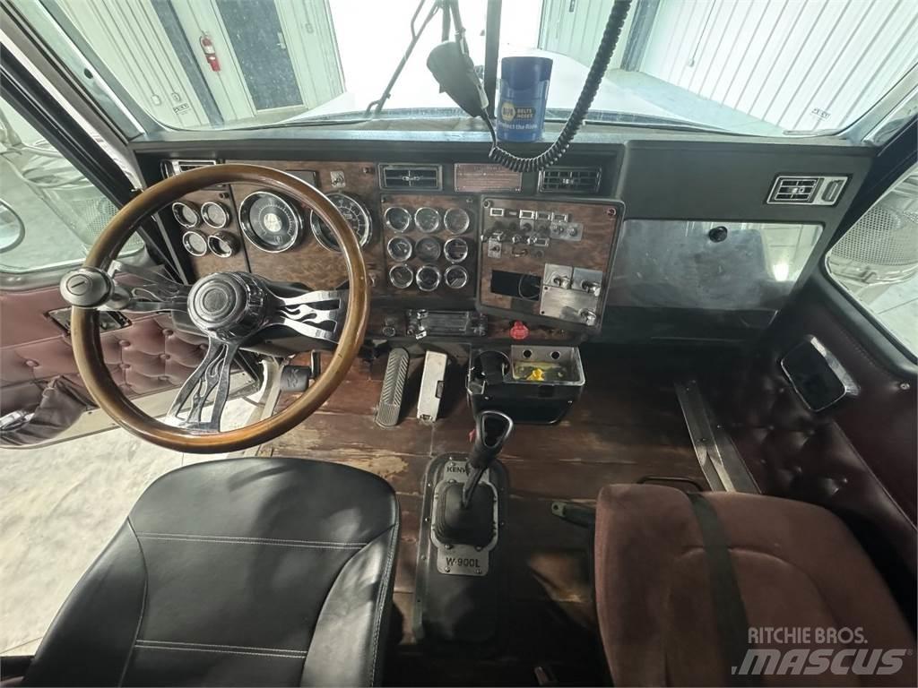 Kenworth W900 Sadulveokid