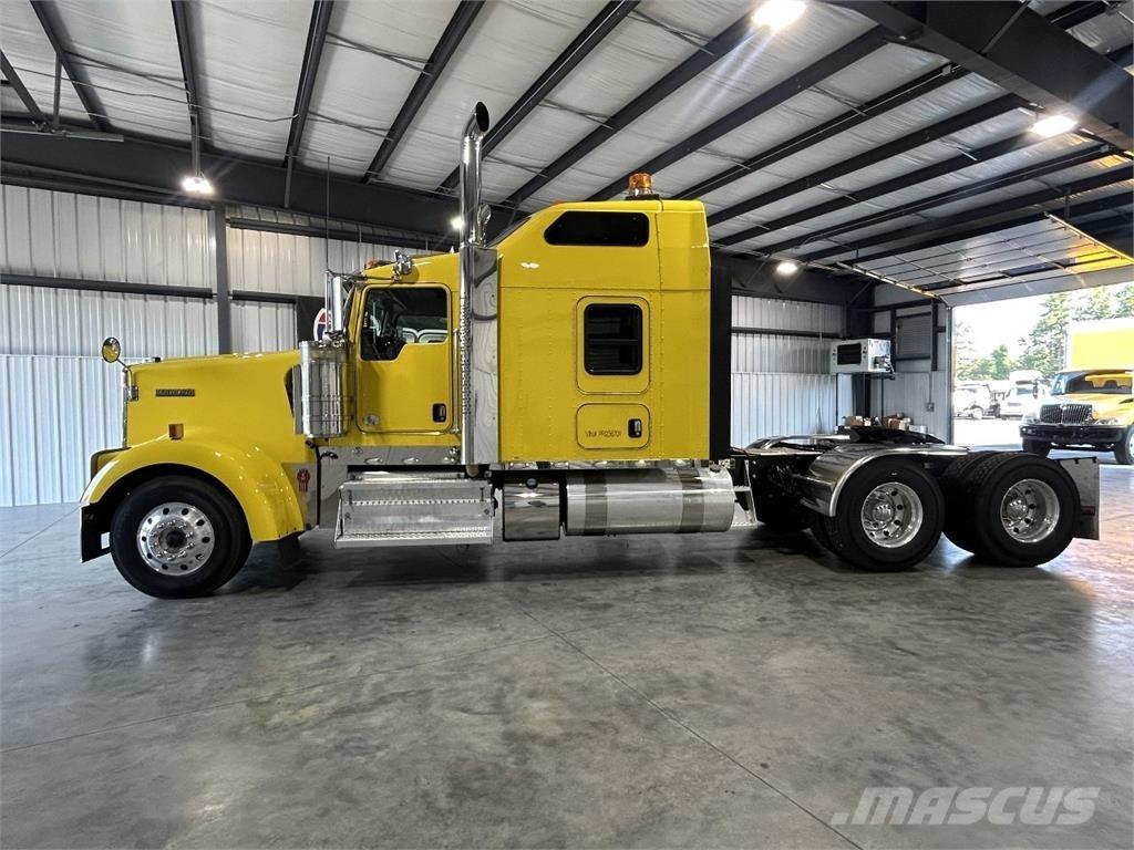 Kenworth W900L Sadulveokid