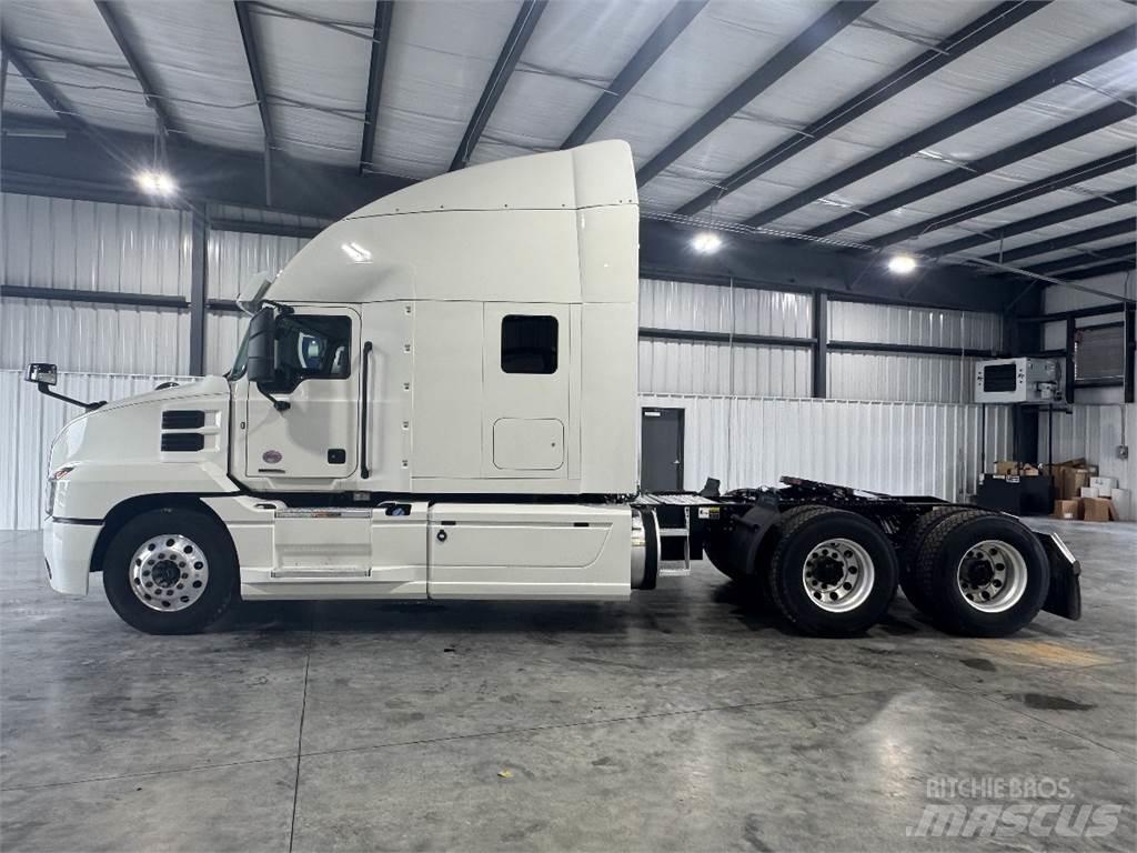 Mack AN64T Sadulveokid