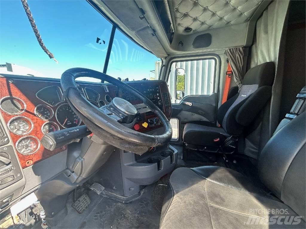 Mack CXU613 Sadulveokid