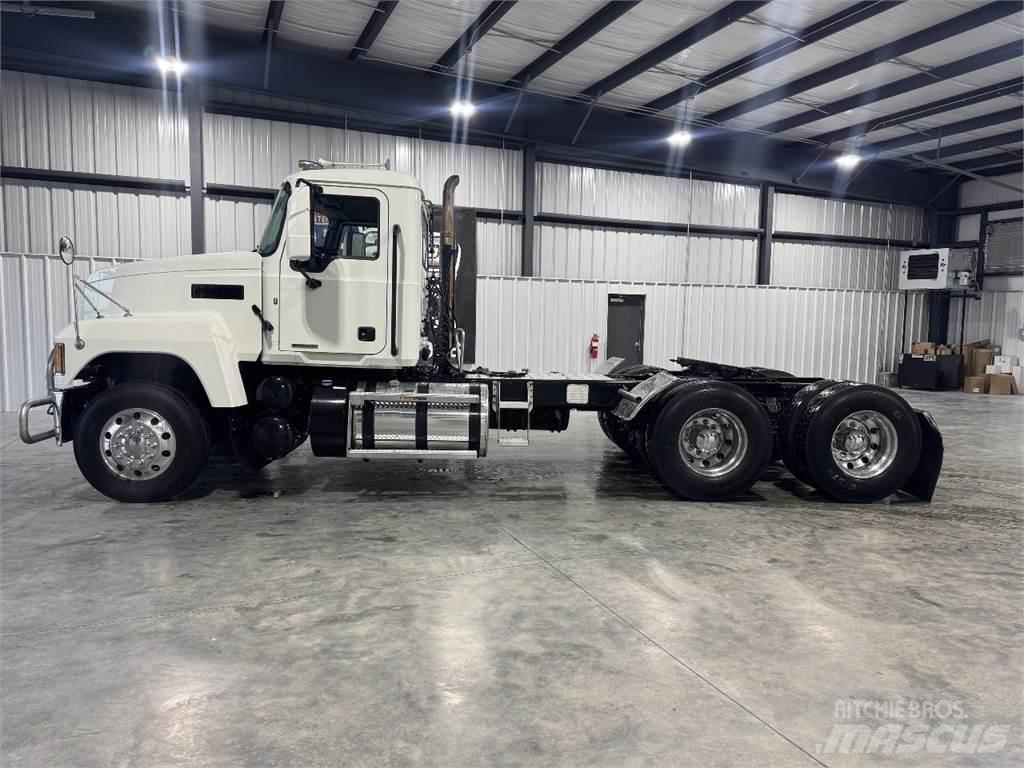 Mack Pinnacle 64T Sadulveokid