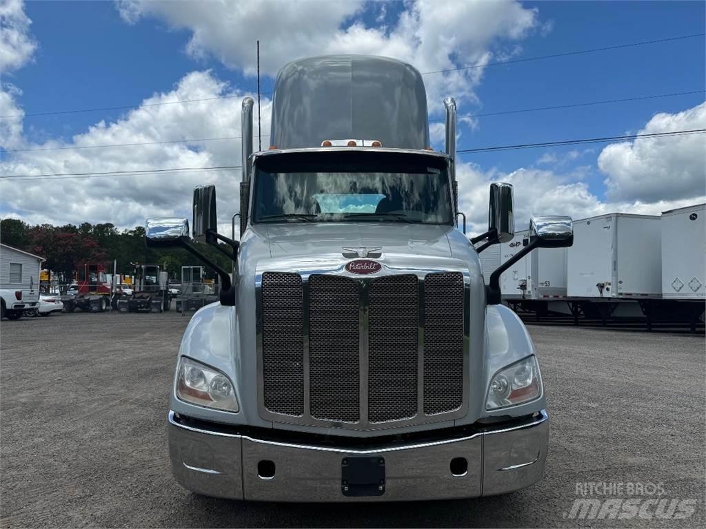 Peterbilt 579 Sadulveokid