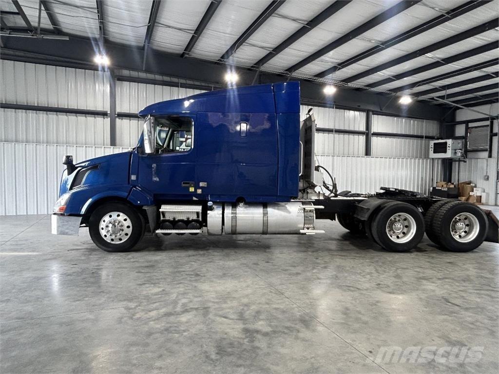 Volvo VNL630 Sadulveokid