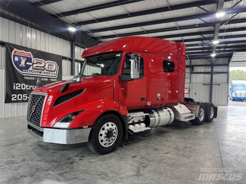 Volvo VNL64T740 Sadulveokid