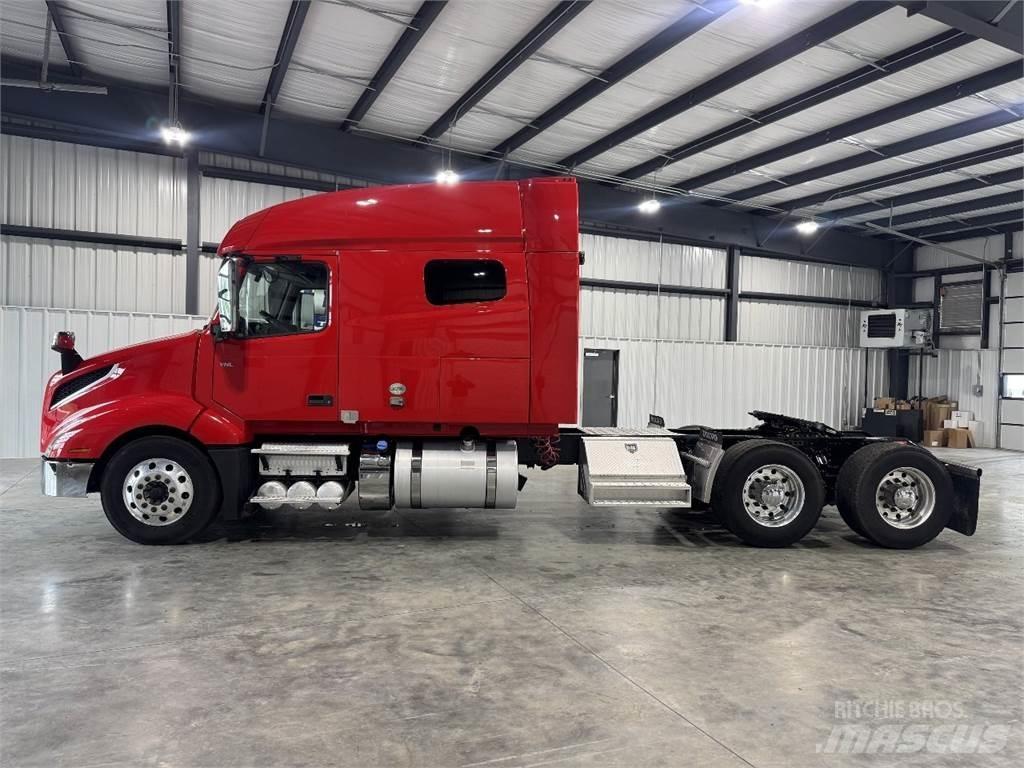 Volvo VNL64T740 Sadulveokid