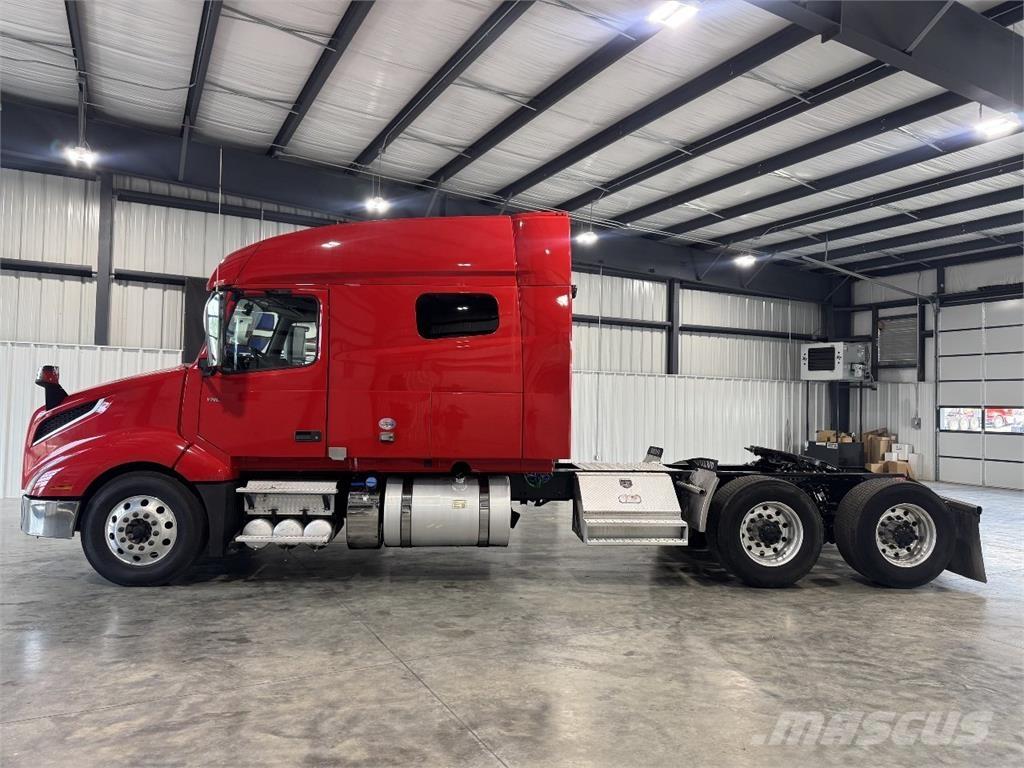 Volvo VNL64T740 Sadulveokid