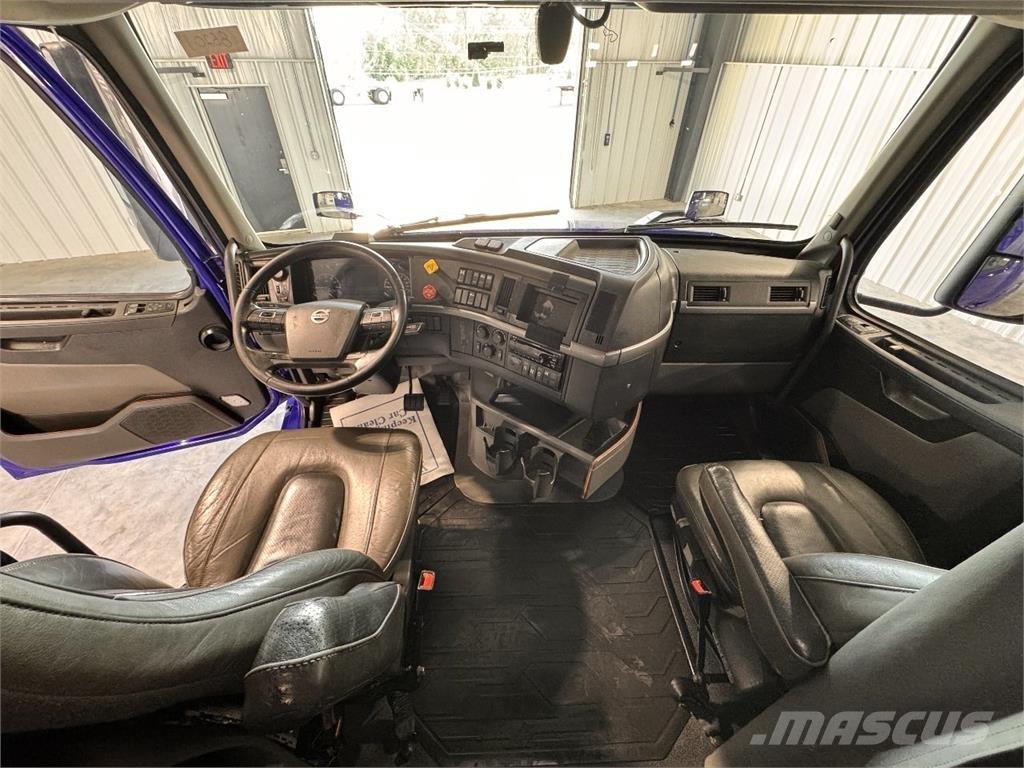 Volvo VNL860 Sadulveokid