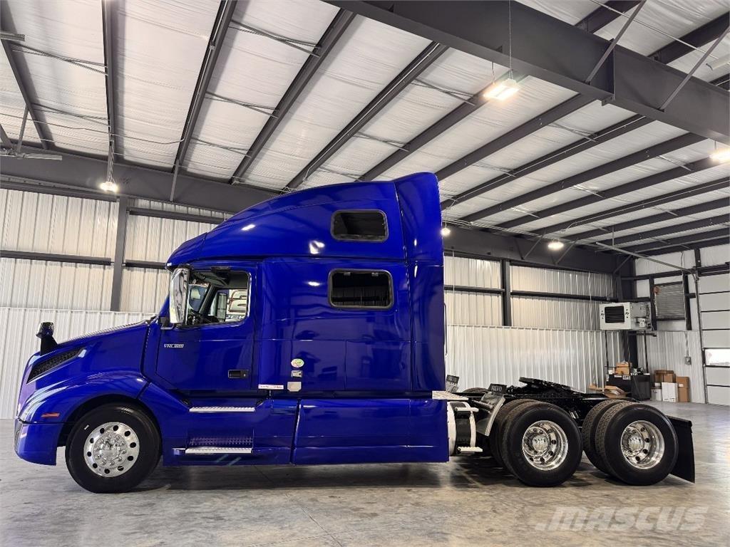 Volvo VNL860 Sadulveokid