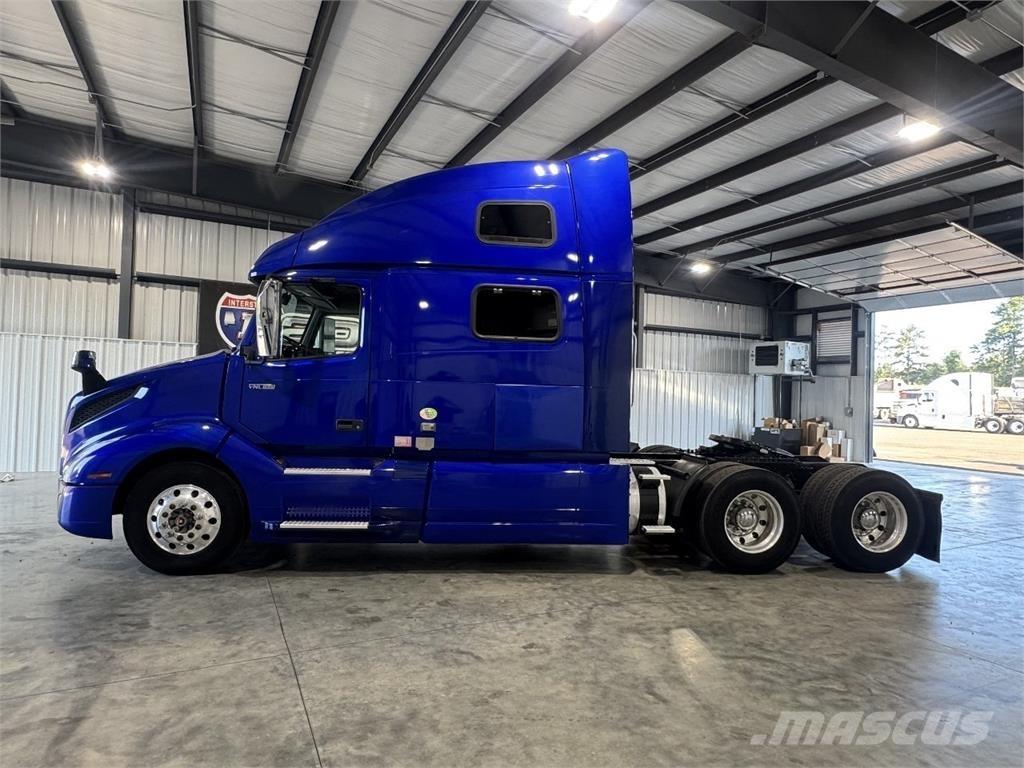 Volvo VNL860 Sadulveokid