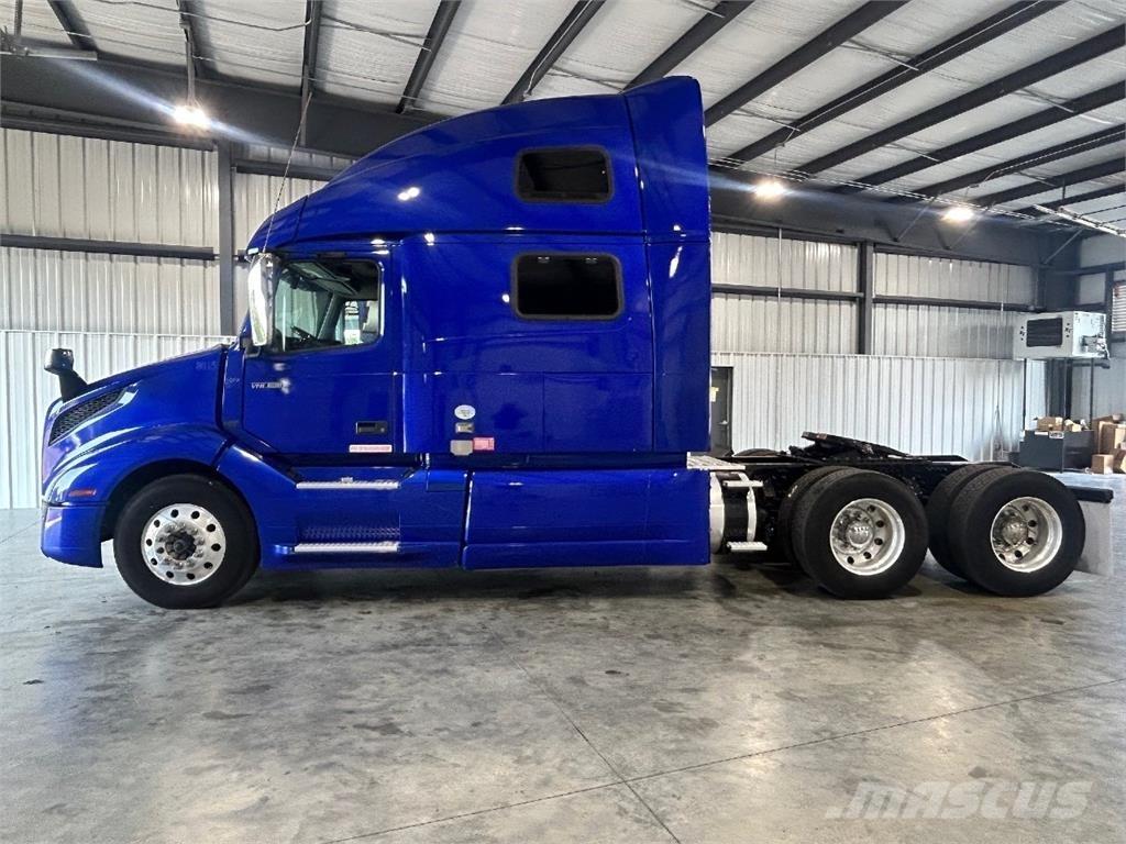 Volvo VNL860 Sadulveokid