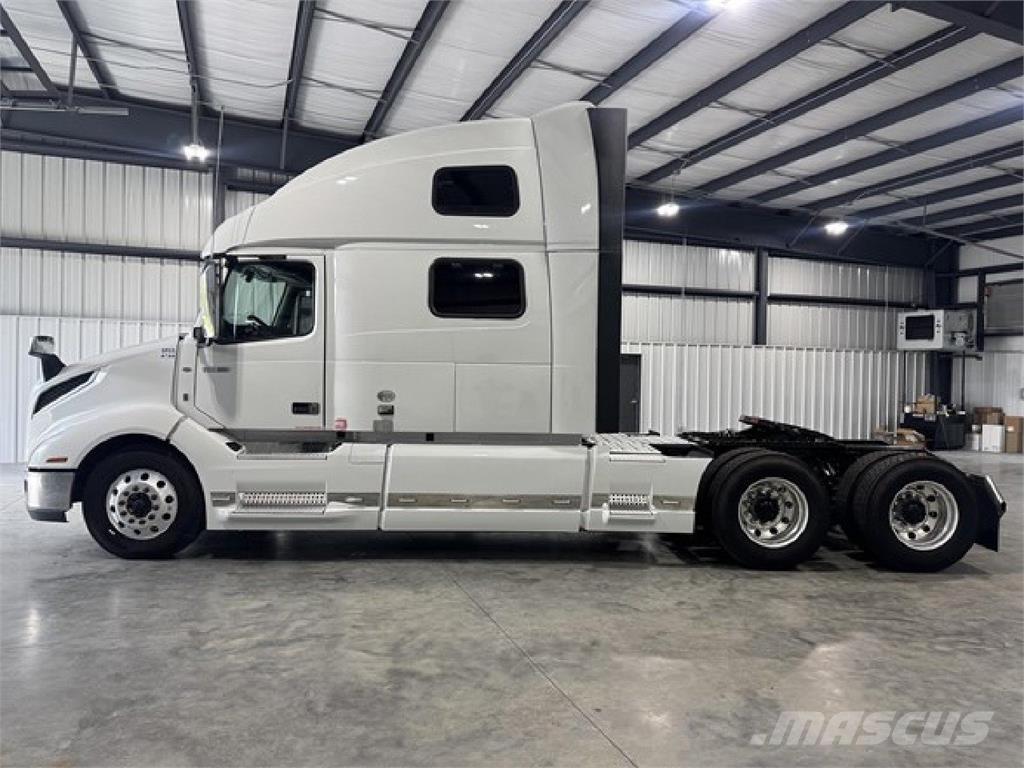 Volvo VNL860 Sadulveokid