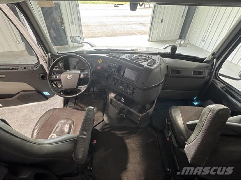 Volvo VNL860 Sadulveokid
