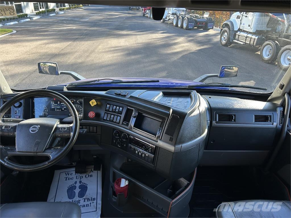 Volvo VNL860 Sadulveokid