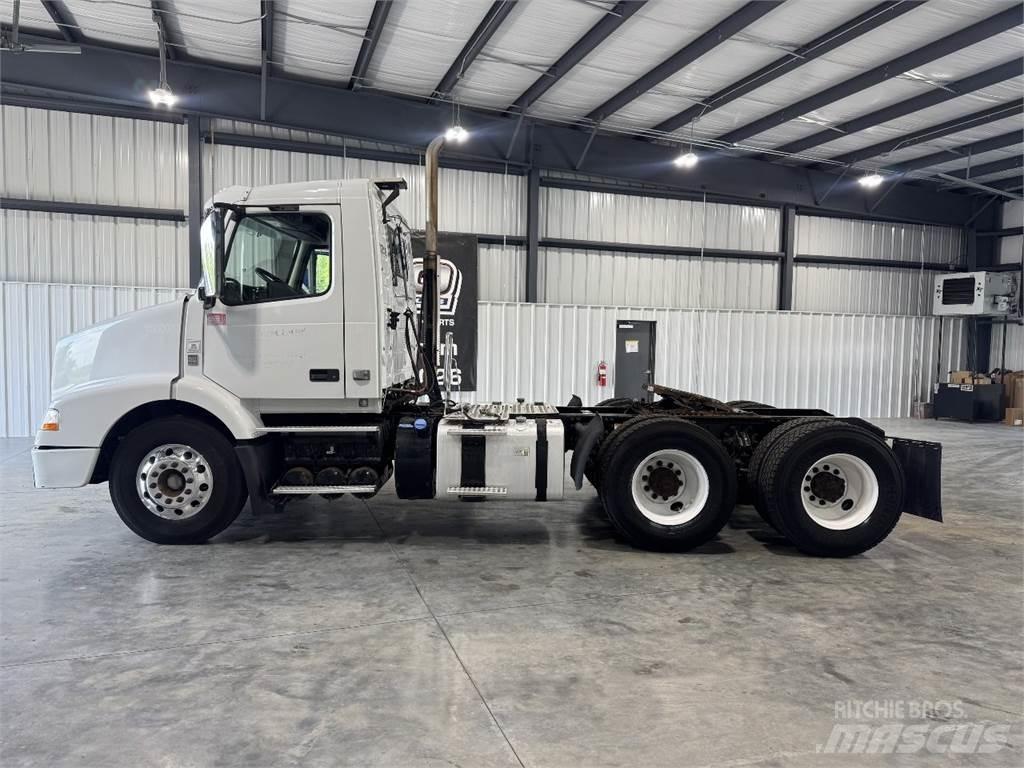 Volvo VNM Sadulveokid