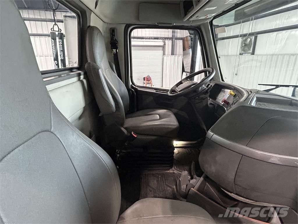 Volvo VNR64T300 Sadulveokid