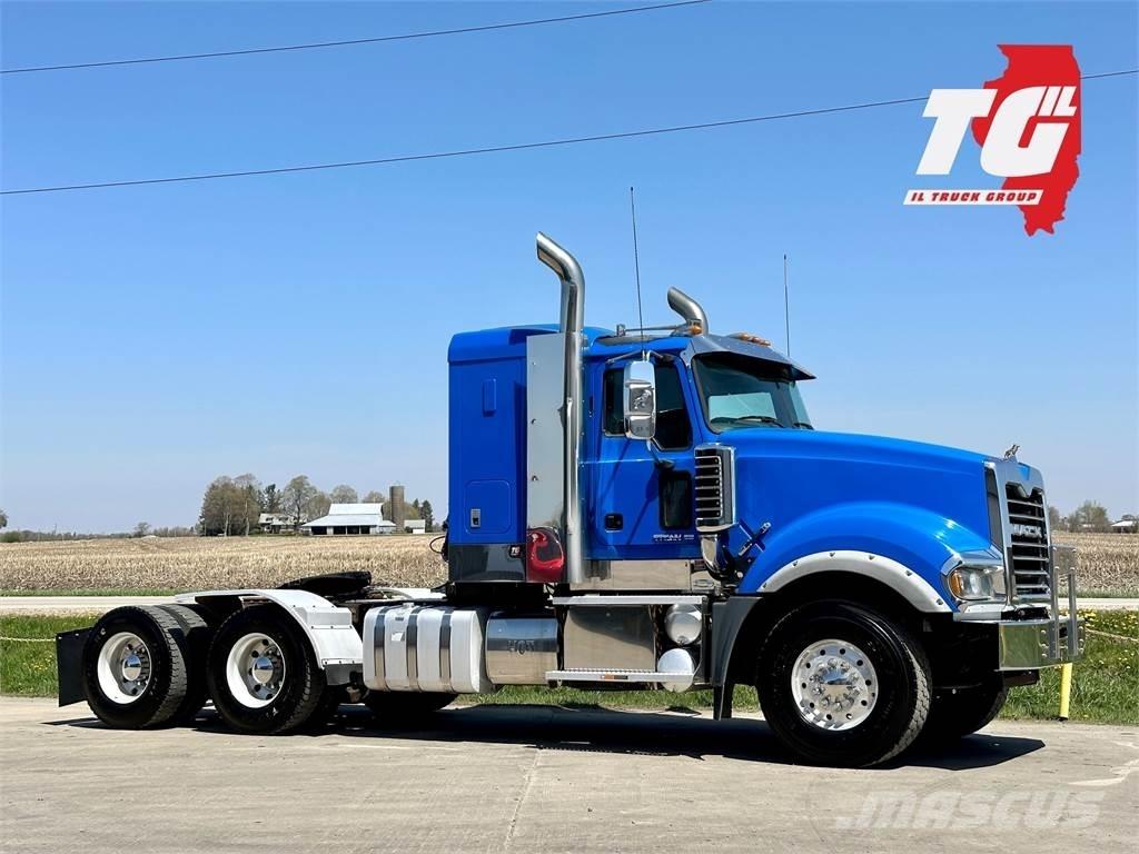 Mack Titan TD713 Sadulveokid